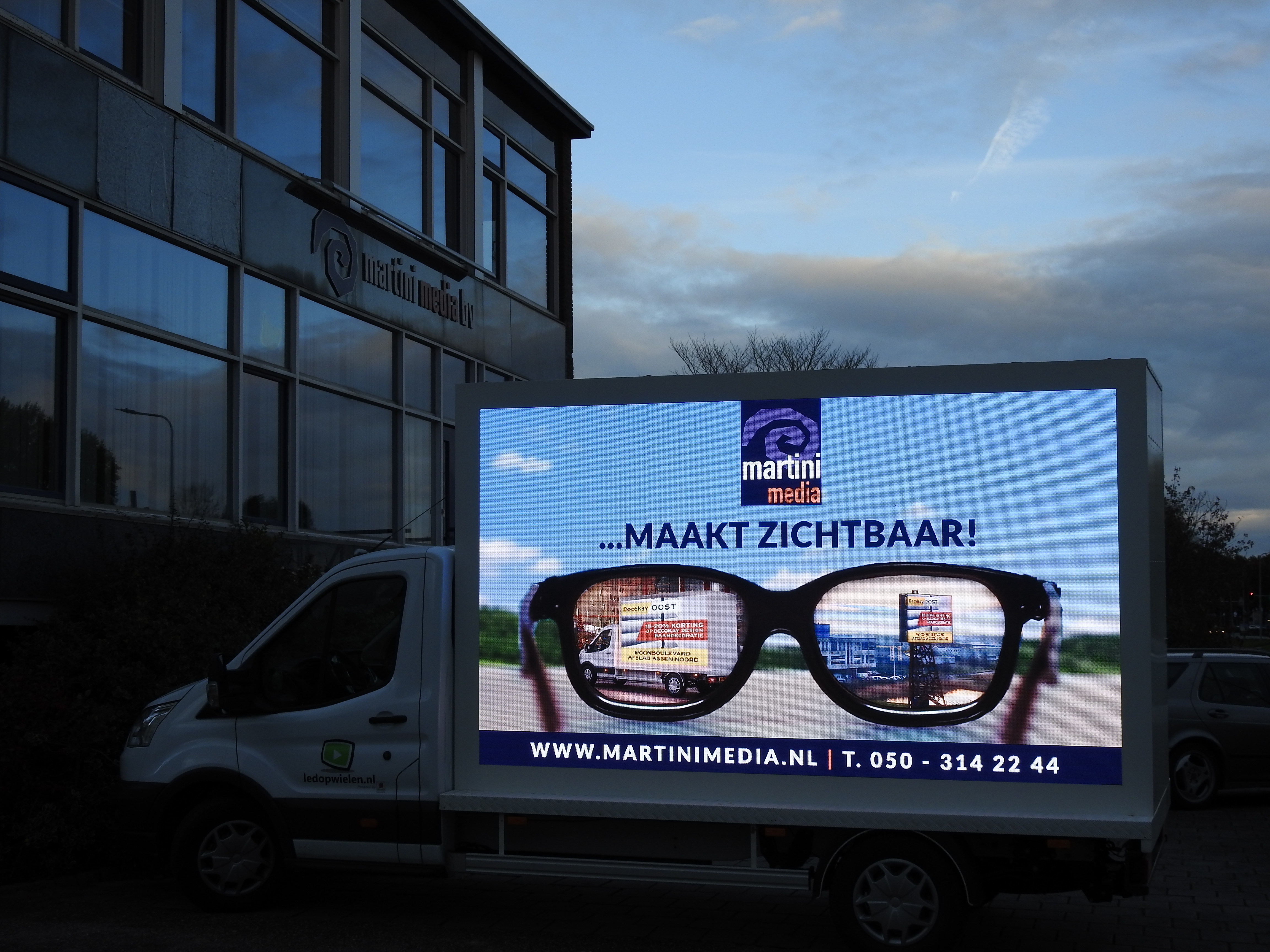 Reclame op Rijdende LED Scherm Reclame op Rijdende LED Scherm